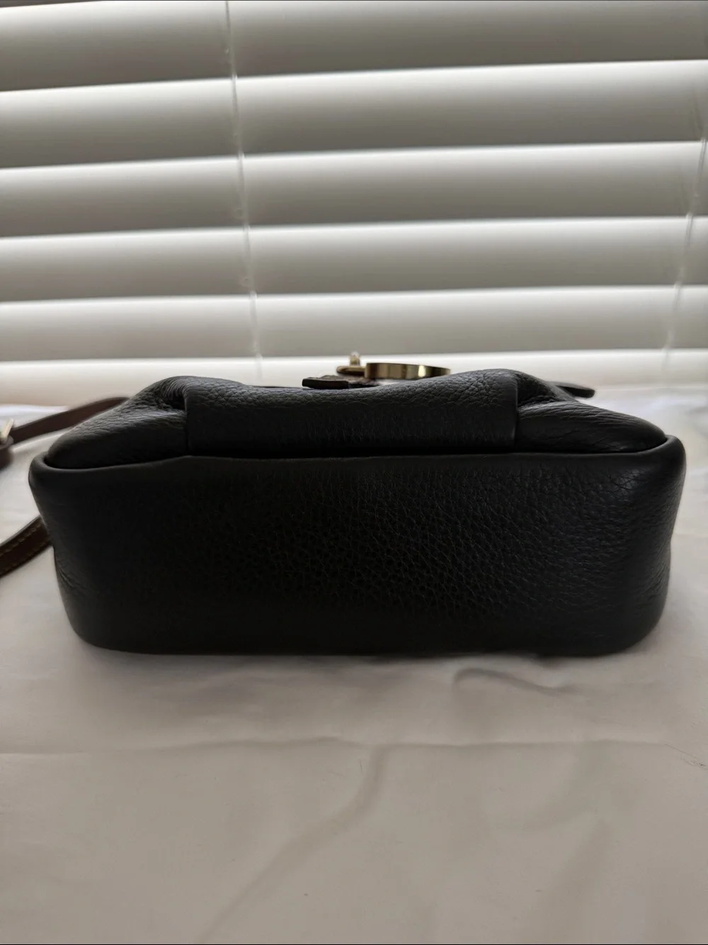 Dooney and Bourke Lock Leather Crossbody Shoulder hand bag Padlock